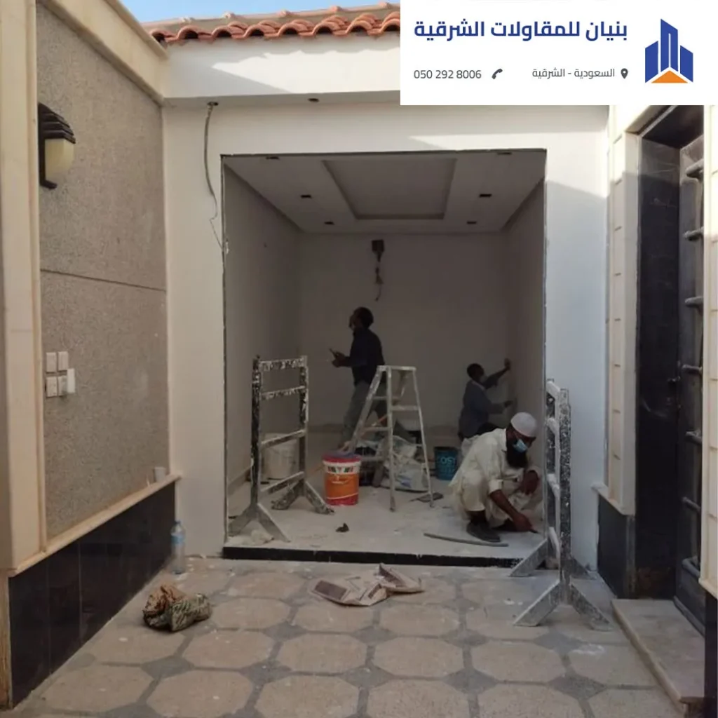 استغلال السطح لبناء ملحق علوي في الدمام.