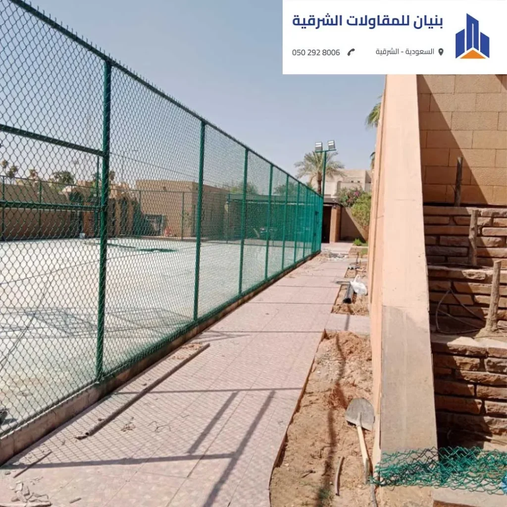 بناء سور أمني عالي لمستودعات ومصانع الدمام.